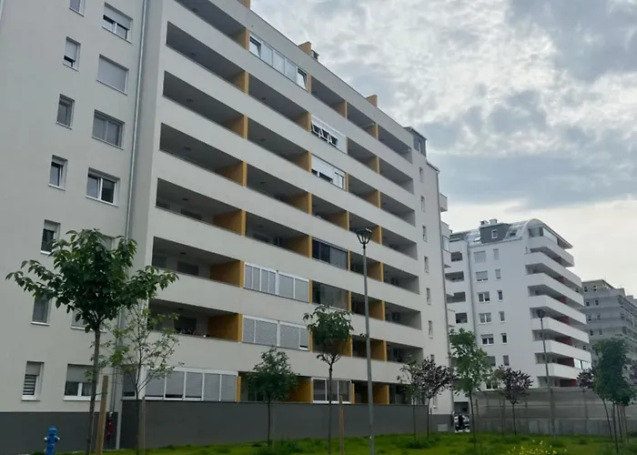 Lux Hill Skyline - Free Private Parking