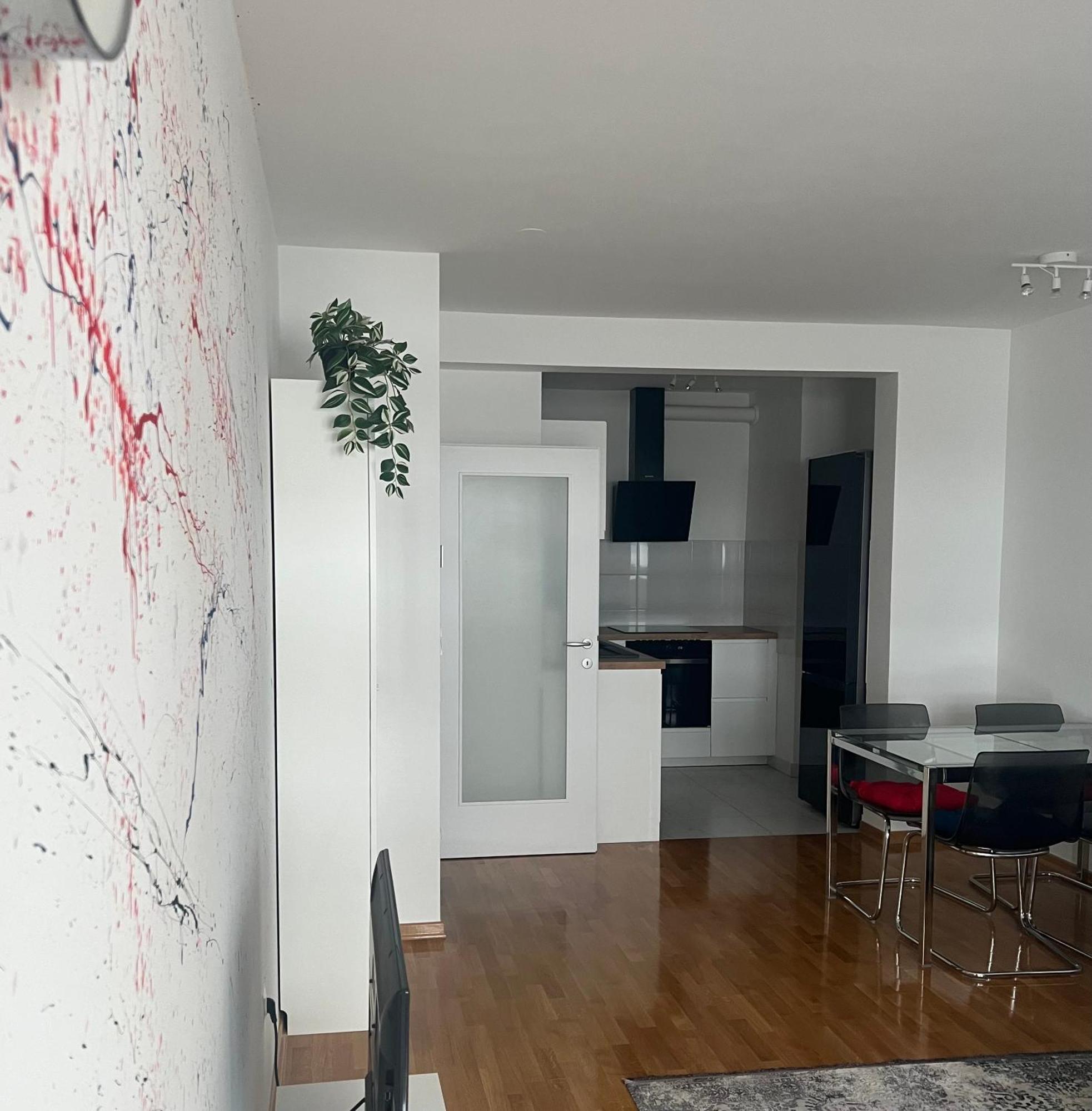 Lux Hill Skyline - Free Private Parking Appartamento